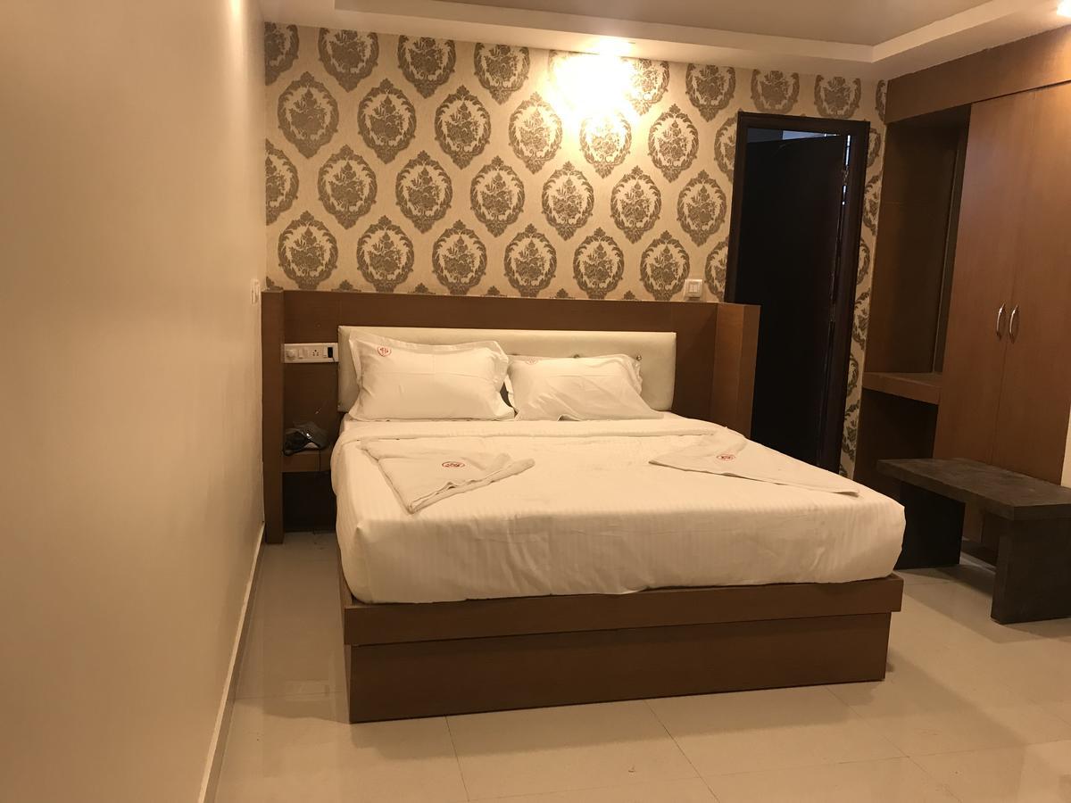 Hotel Grand Suites Бангалор Экстерьер фото